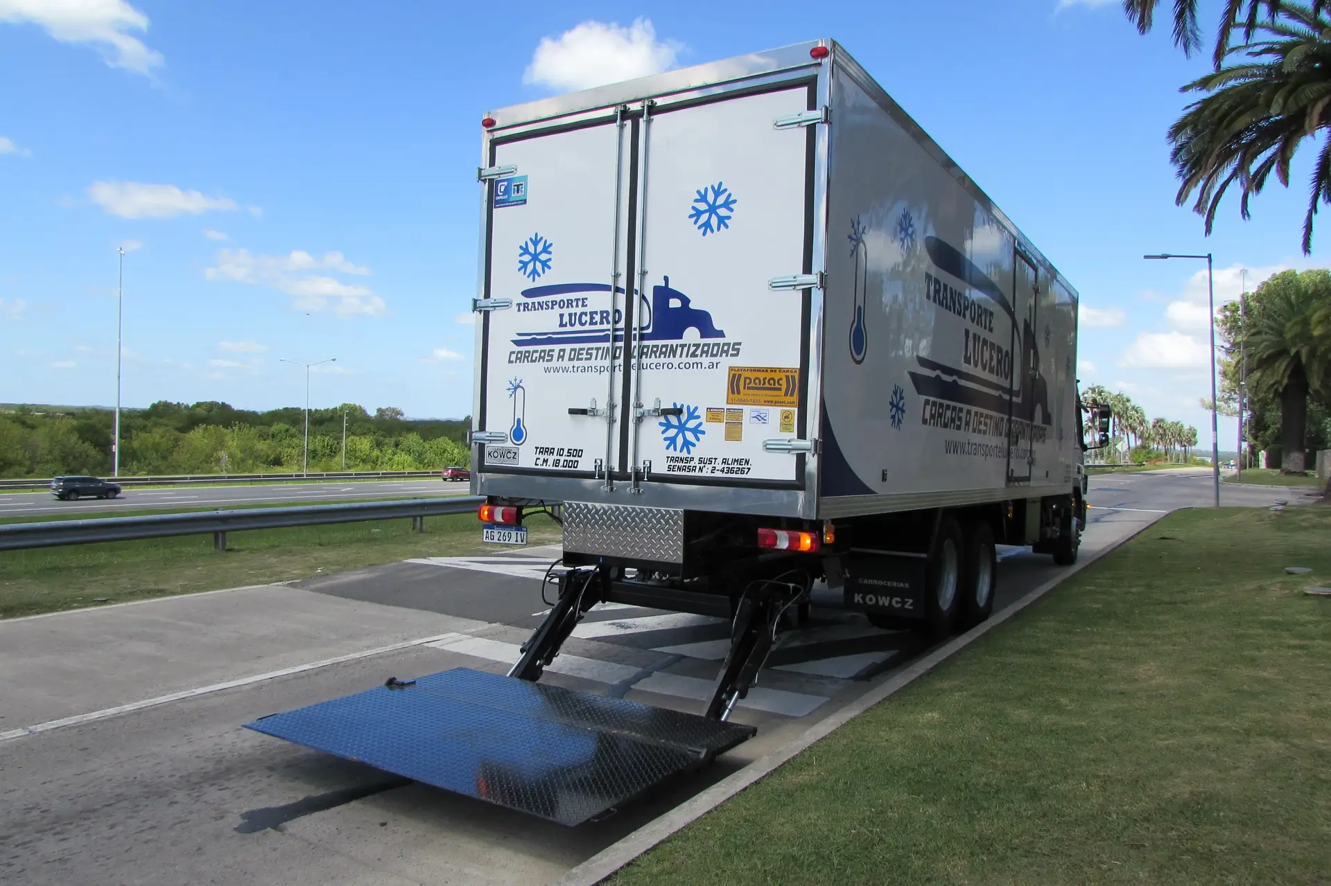 Camión refrigerado de Transporte Lucero