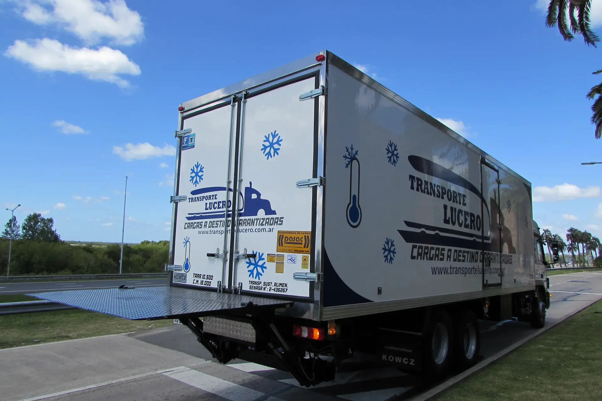 Camión refrigerado de Transporte Lucero