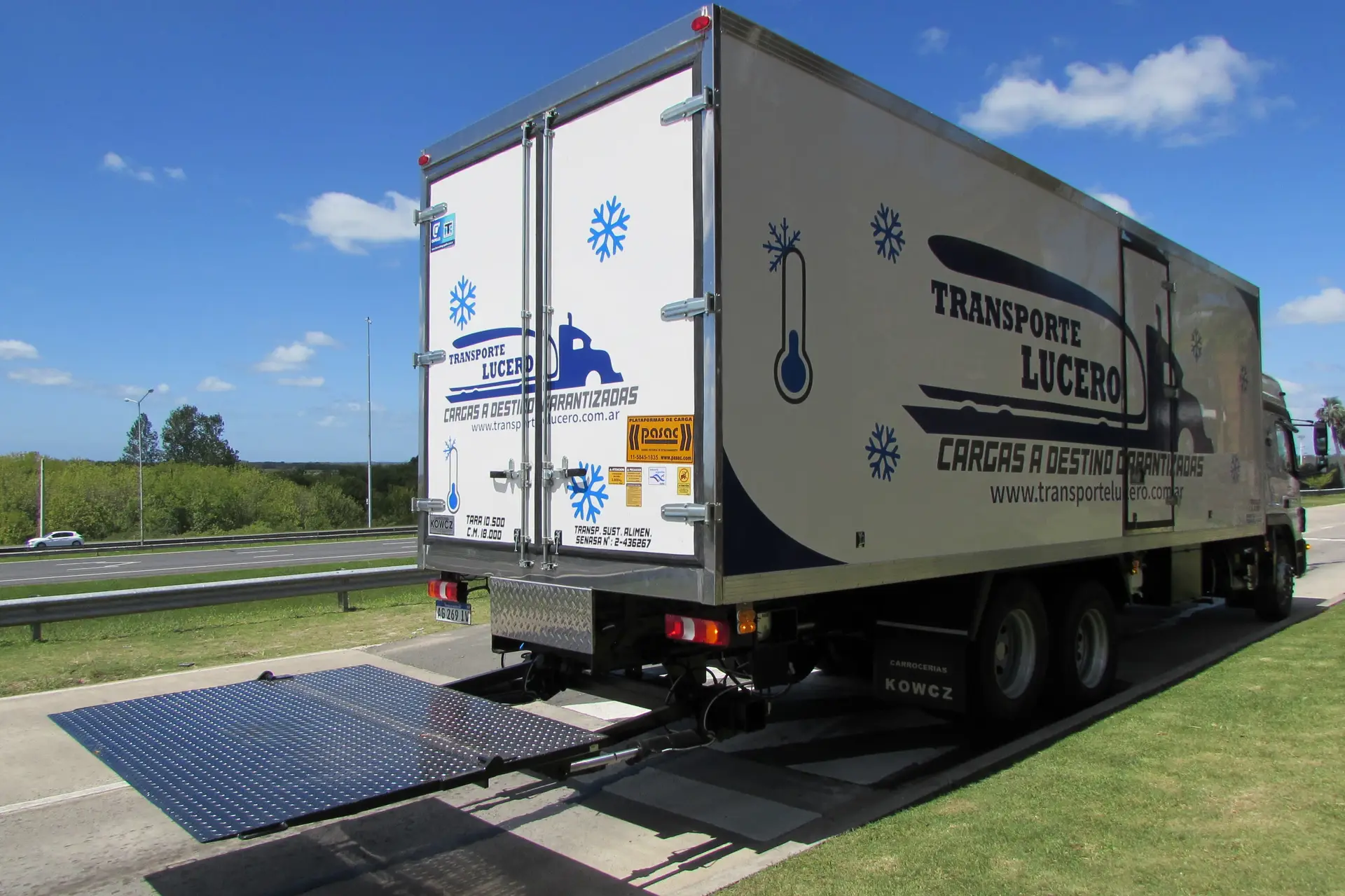 Camión refrigerado de Transporte Lucero