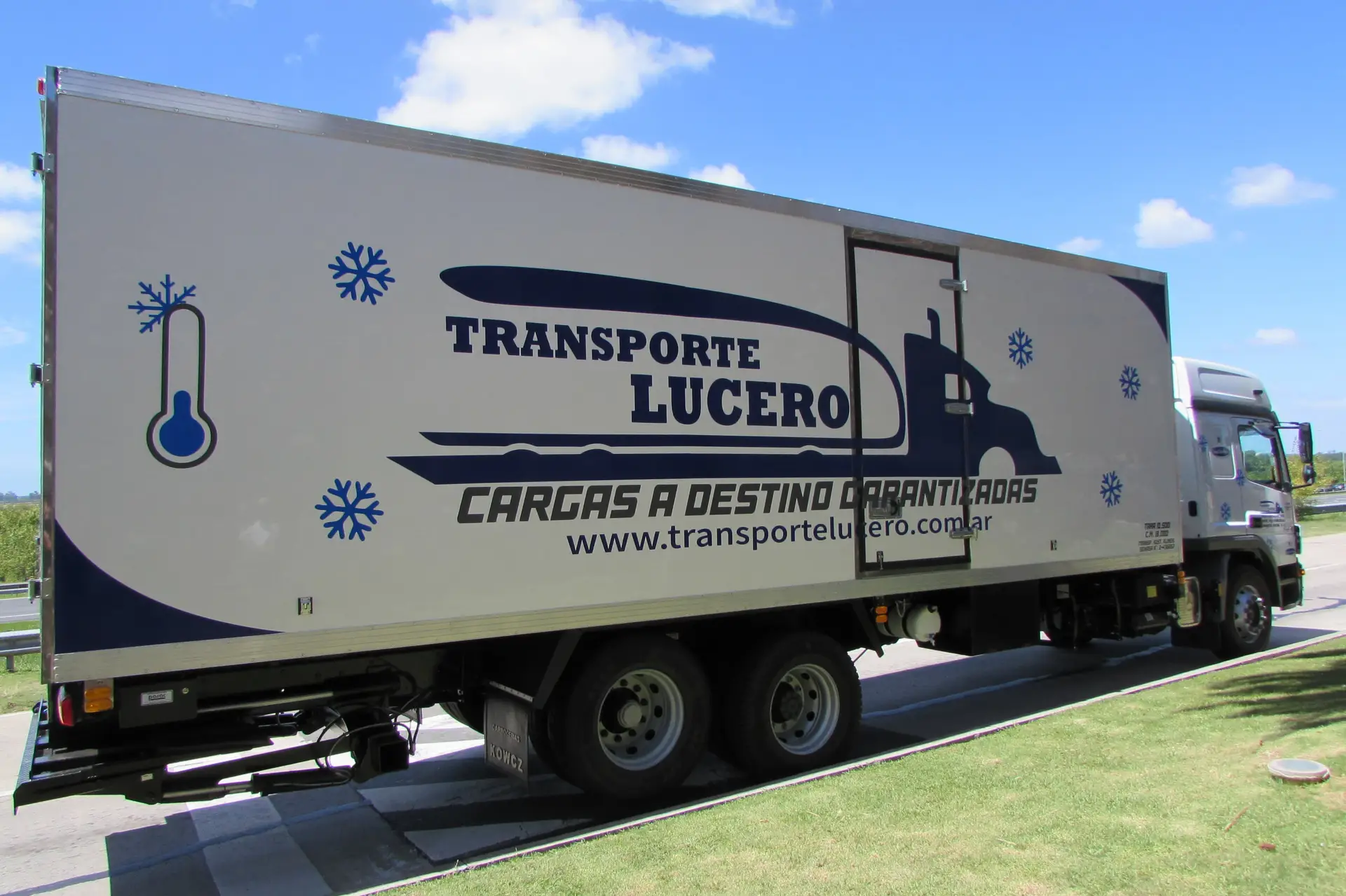 Camión refrigerado de Transporte Lucero